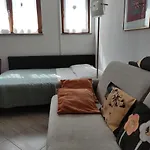 شقة Leni