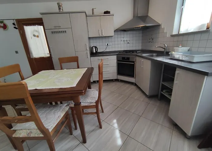Leni Apartament *